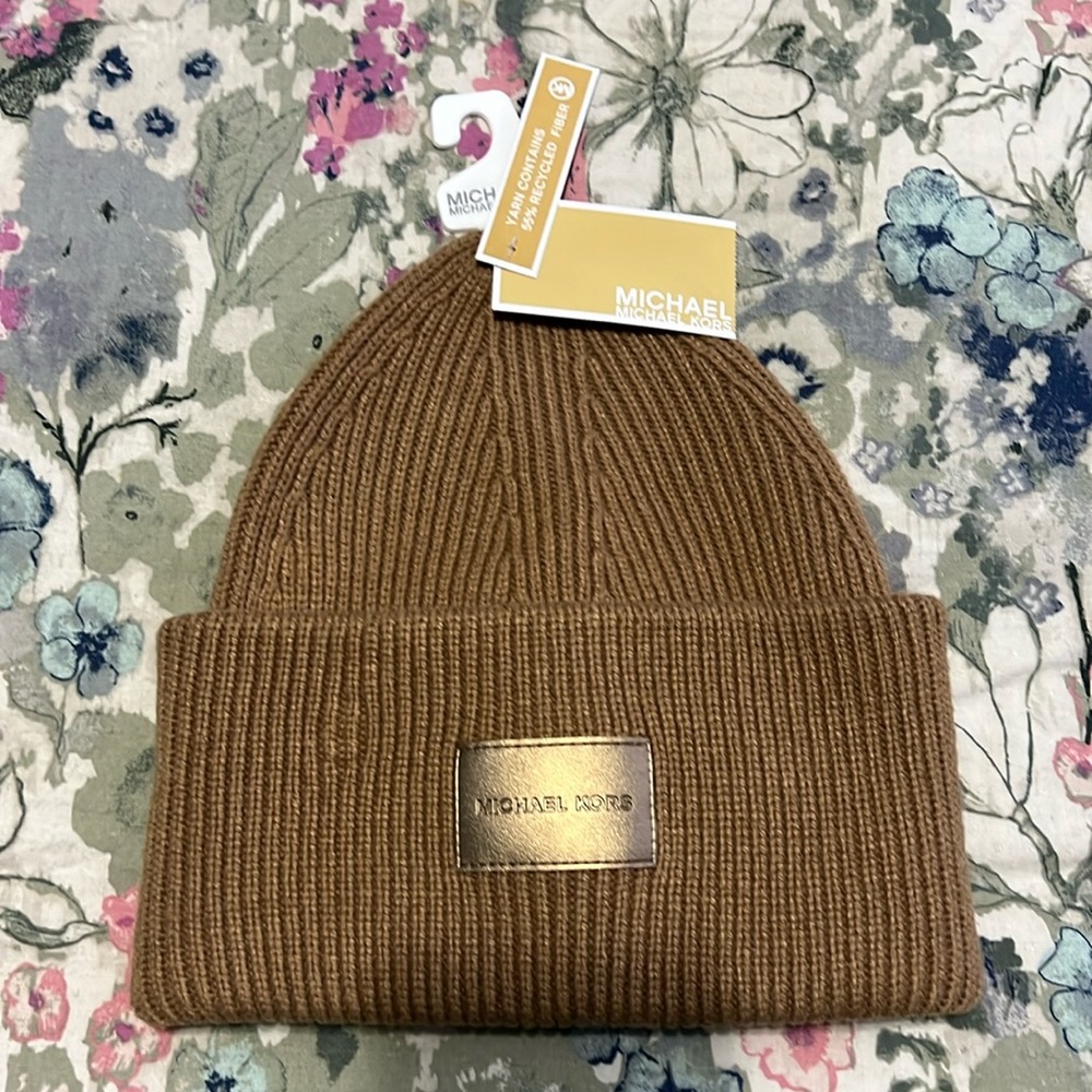 NWT Michael Kors beanie